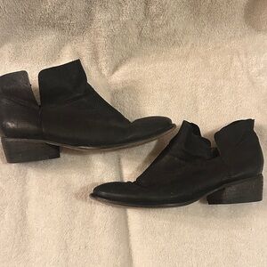 Seychelles Ebony Leather Ankle Boots